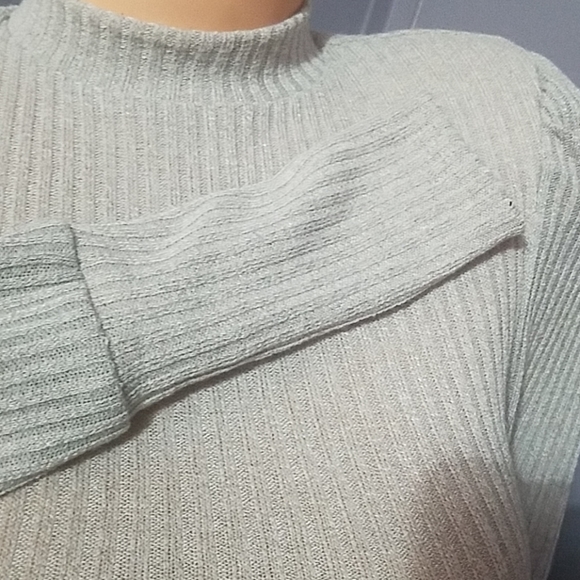 Stunning Imported Sweater Dress MUST SEE - Picture 8 of 9